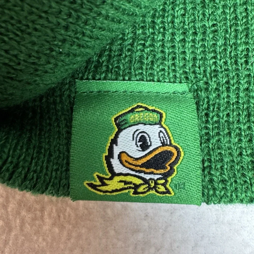 New Oregon Ducks Captivating Beanie Green Yellow Stocking Cap Knit University